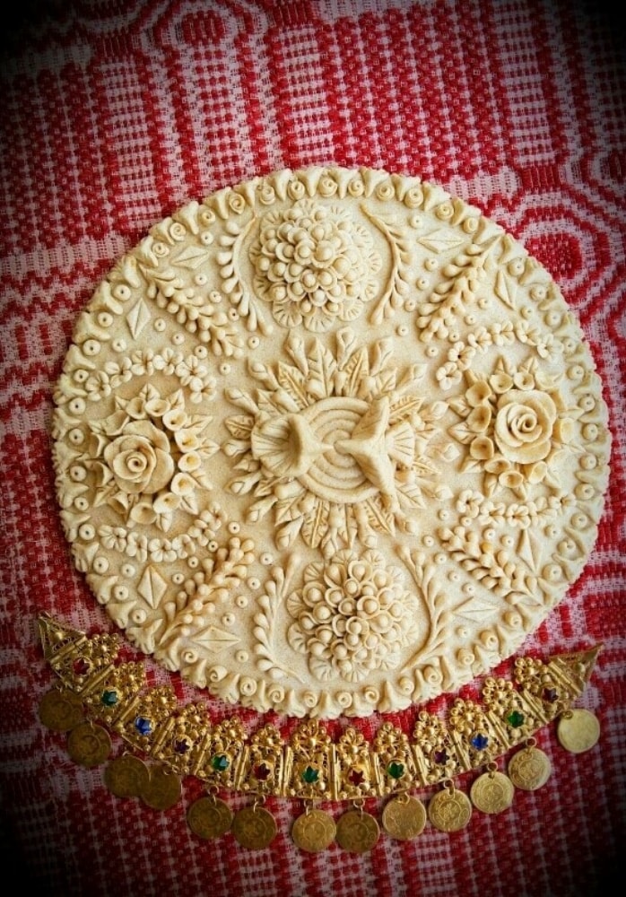 the embroidered bread